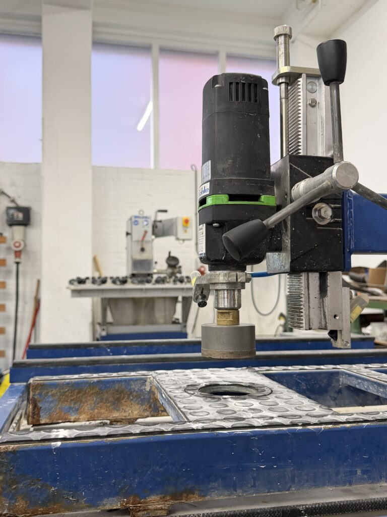 Glasboormachine van piket glas